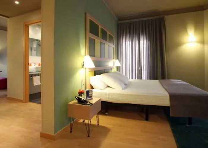 ホテル Ciutat De 3*