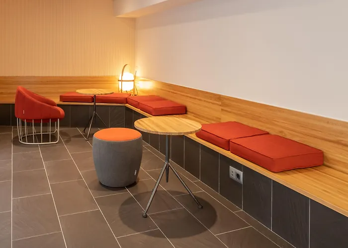 ホテル Ciutat De 3*